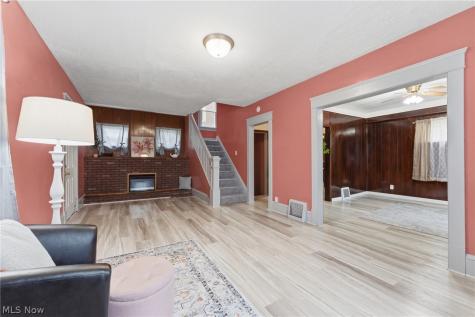 329 Girard Avenue NE Canton OH 44704