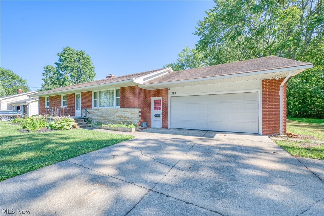 204 Ruth Street Geneva OH 44041