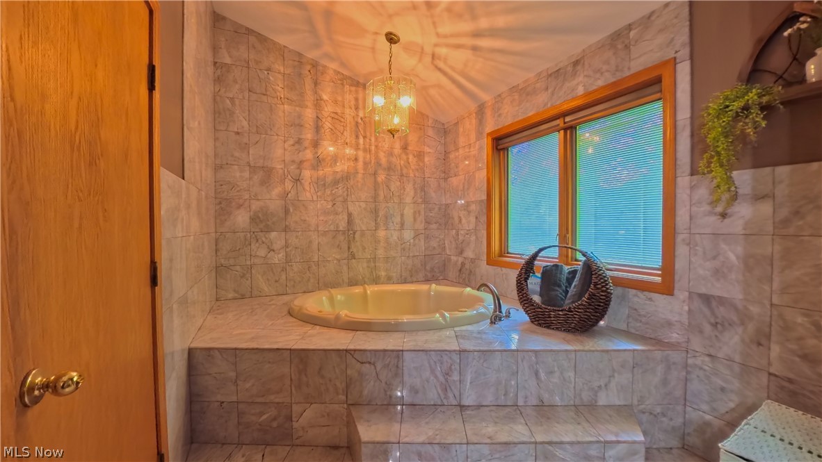 1751 Squaw Creek Drive Girard OH 44420