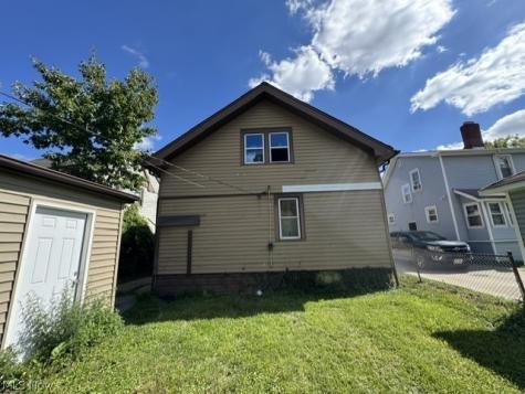 4526 E 126th Street Garfield Heights OH 44105