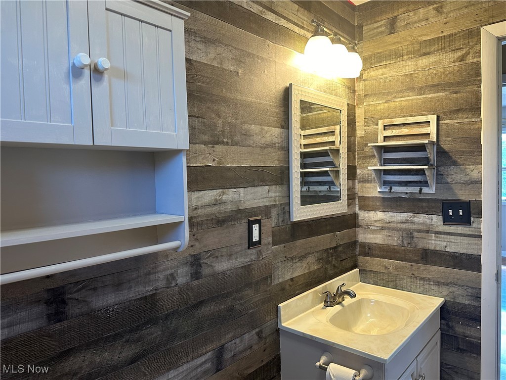 3609 Lake Rockwell Road Ravenna OH 44266