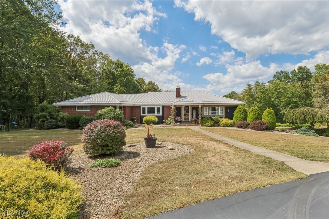 737 Moore Lane East Palestine OH 44413