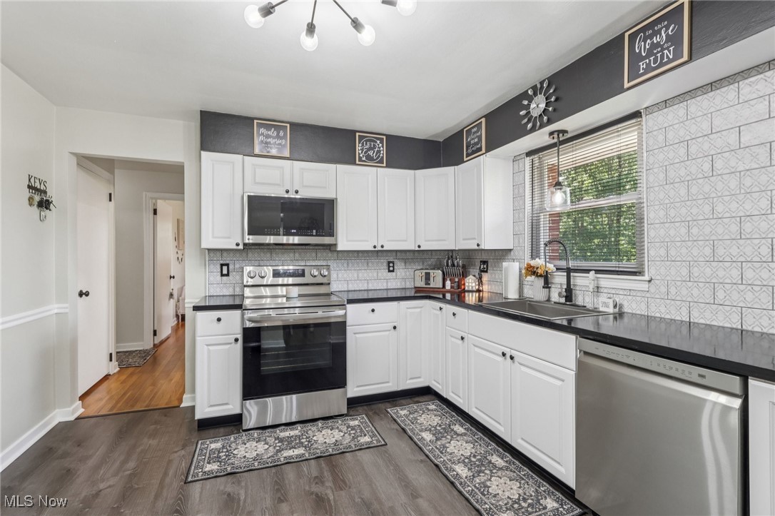 737 Moore Lane East Palestine OH 44413