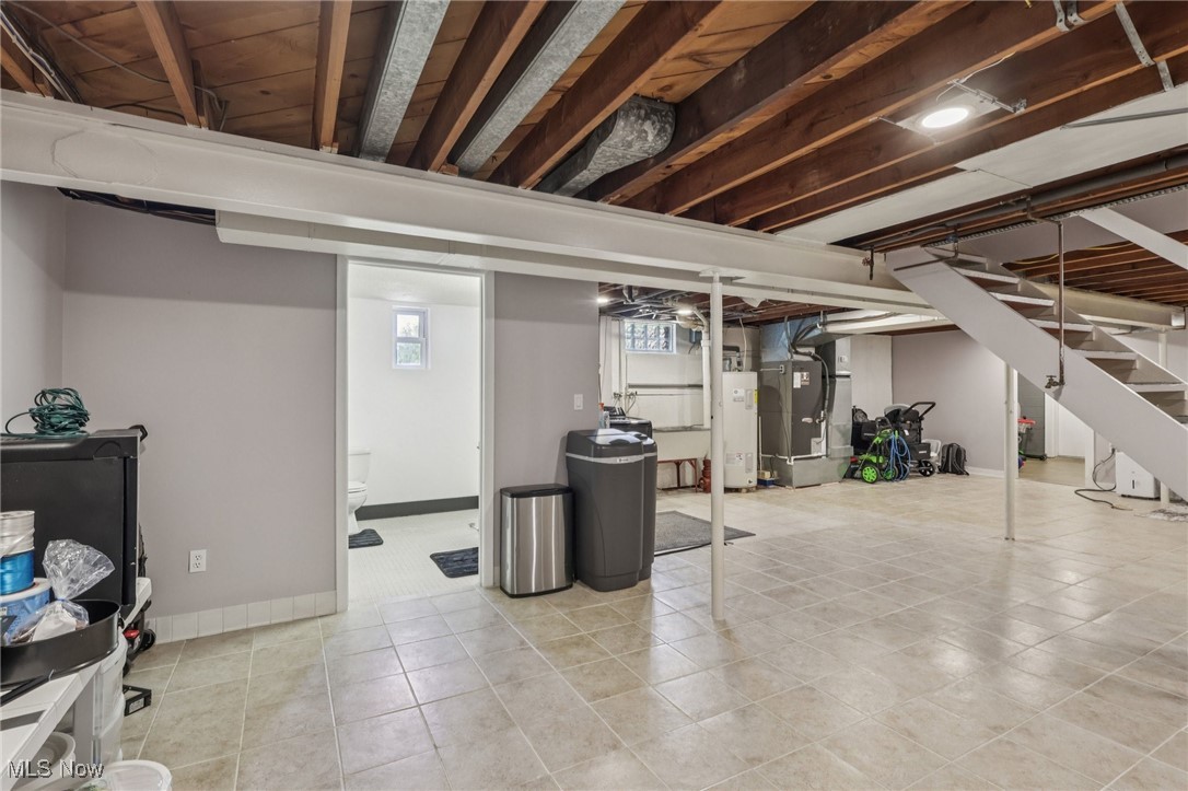 737 Moore Lane East Palestine OH 44413