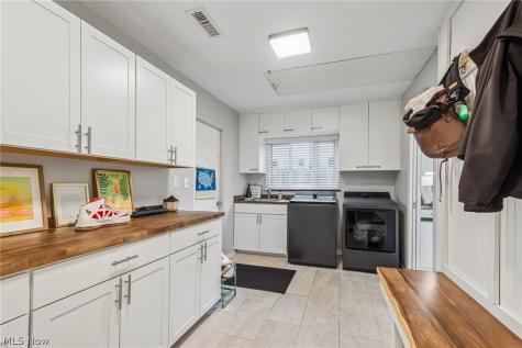 2380 Amesbury Road Akron OH 44313
