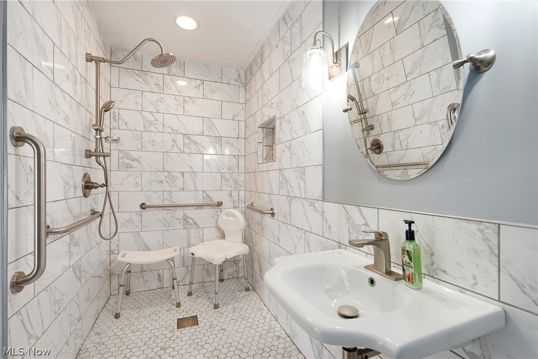 6979 Taylor Road Clinton OH 44216