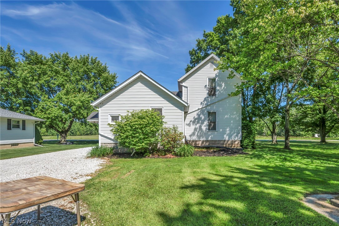 9598 Quarry Road South Amherst OH 44001