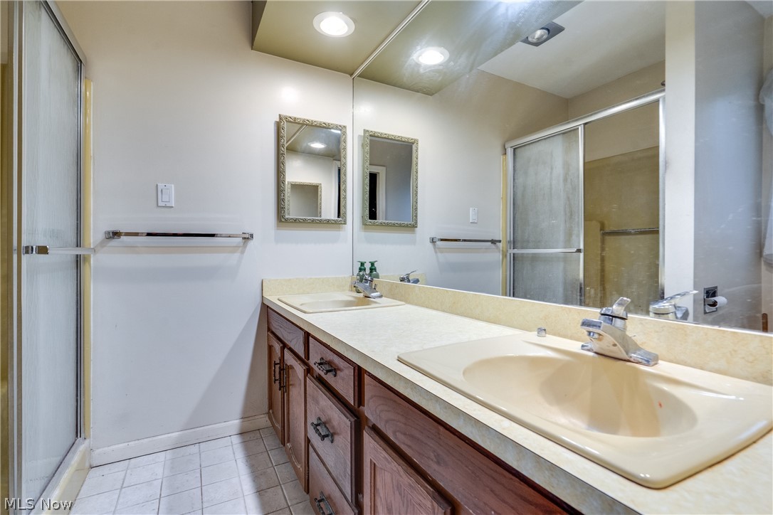 3660 Logan Circle Akron OH 44319