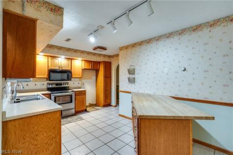 3660 Logan Circle Akron OH 44319