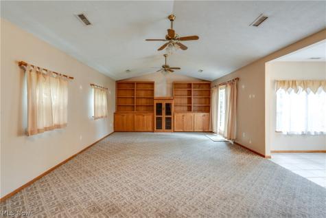 3660 Logan Circle Akron OH 44319