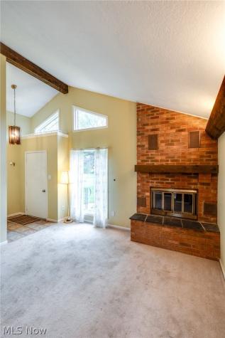 3660 Logan Circle Akron OH 44319