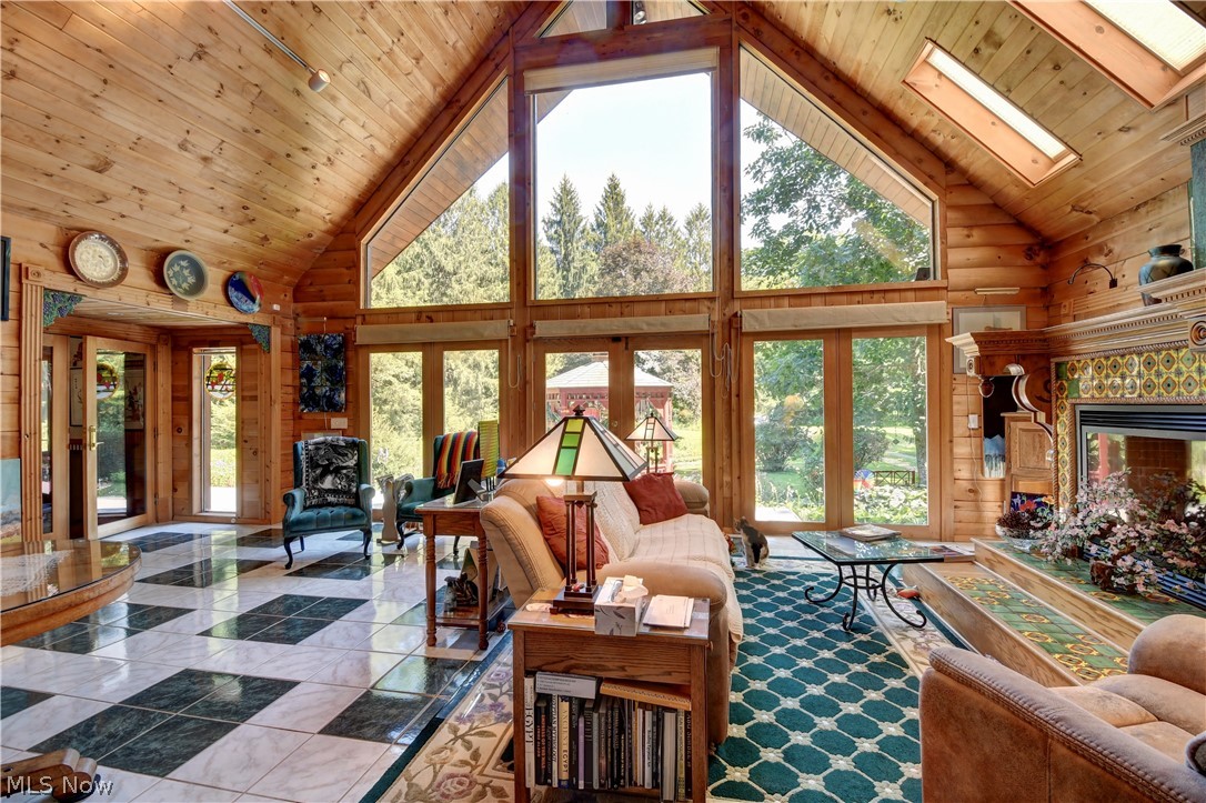 3641 Township Road 253 Glenmont OH 44628