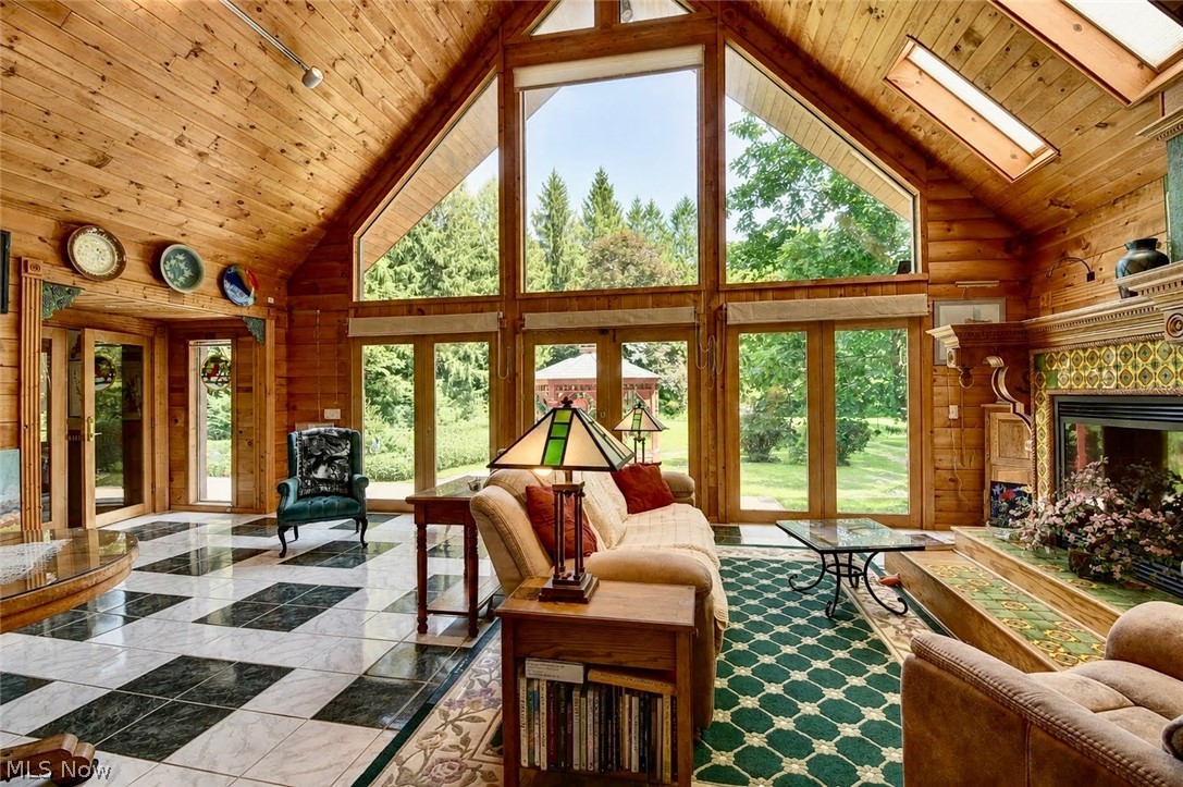 3641 Township Road 253 Glenmont OH 44628