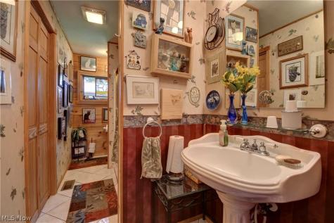 3641 Township Road 253 Glenmont OH 44628