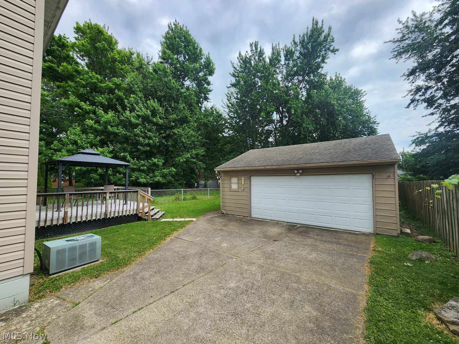 34152 Oak Knoll Street Eastlake OH 44095