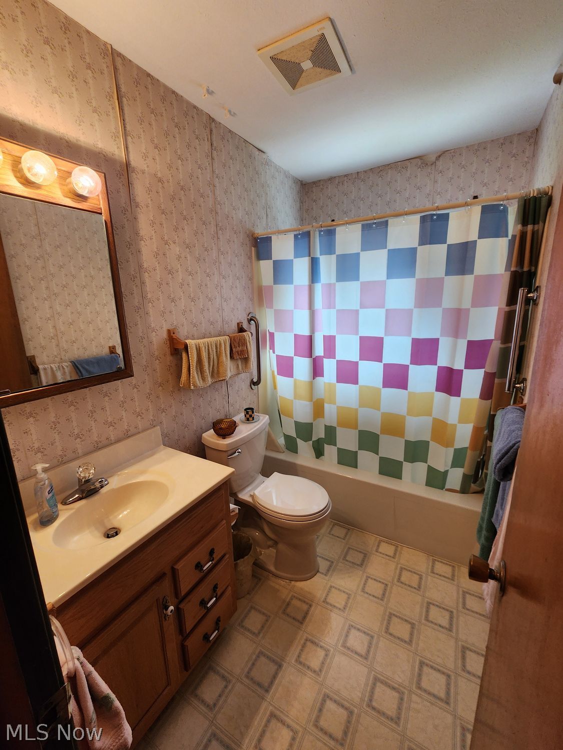 34152 Oak Knoll Street Eastlake OH 44095