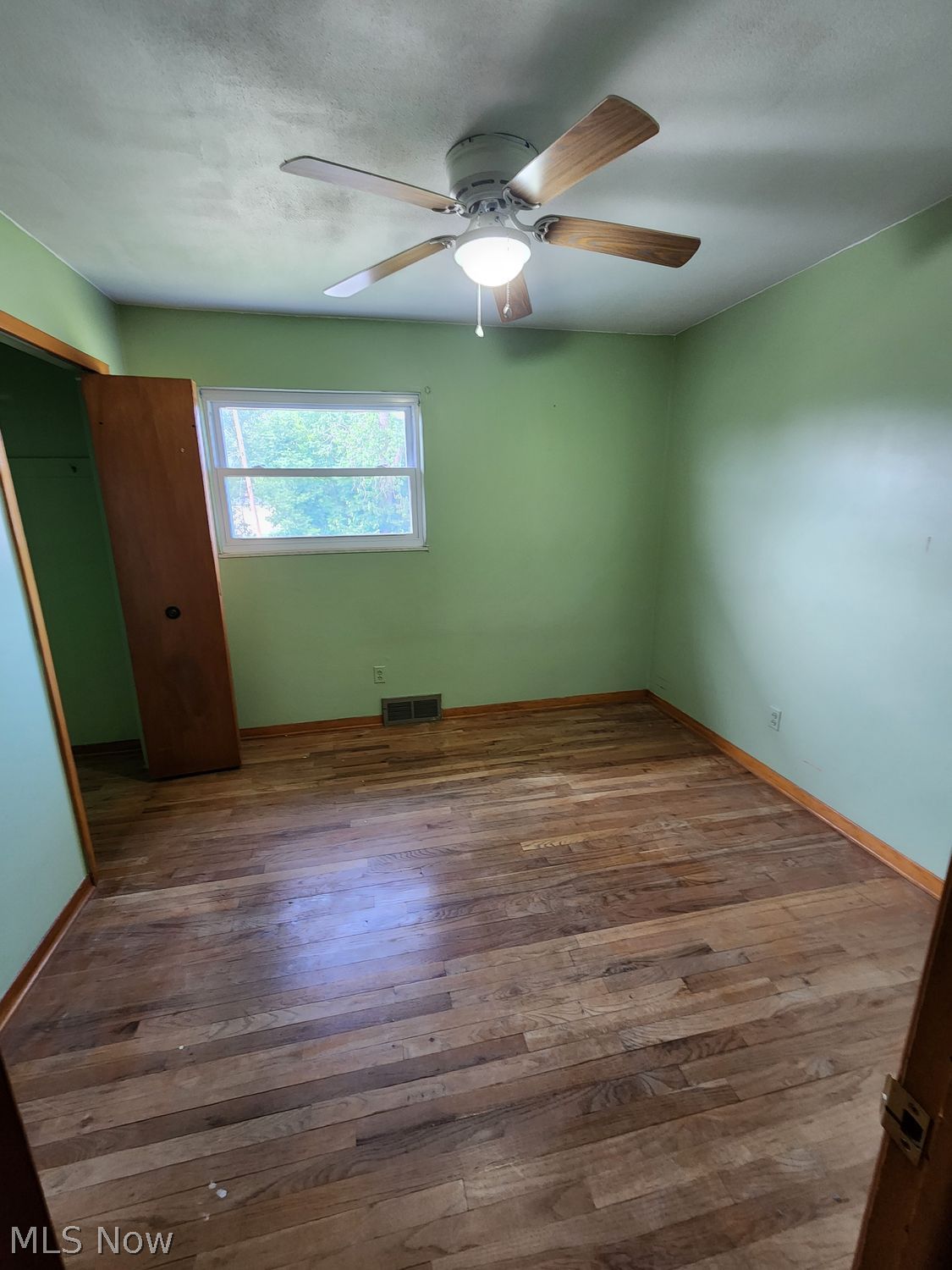 34152 Oak Knoll Street Eastlake OH 44095