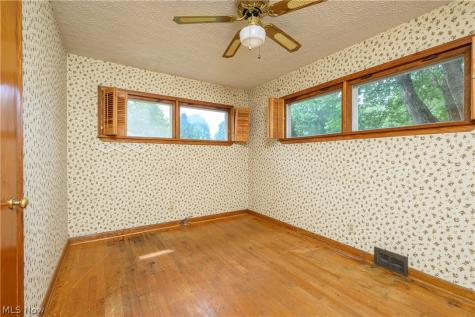 189 36th Street SW Barberton OH 44203
