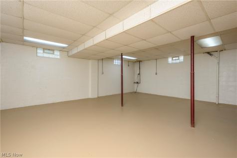 189 36th Street SW Barberton OH 44203