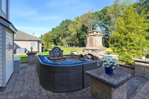2200 Hunting Valley Lane Streetsboro OH 44241