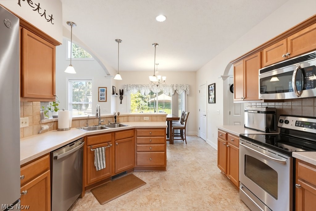 2200 Hunting Valley Lane Streetsboro OH 44241