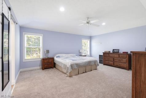 2200 Hunting Valley Lane Streetsboro OH 44241