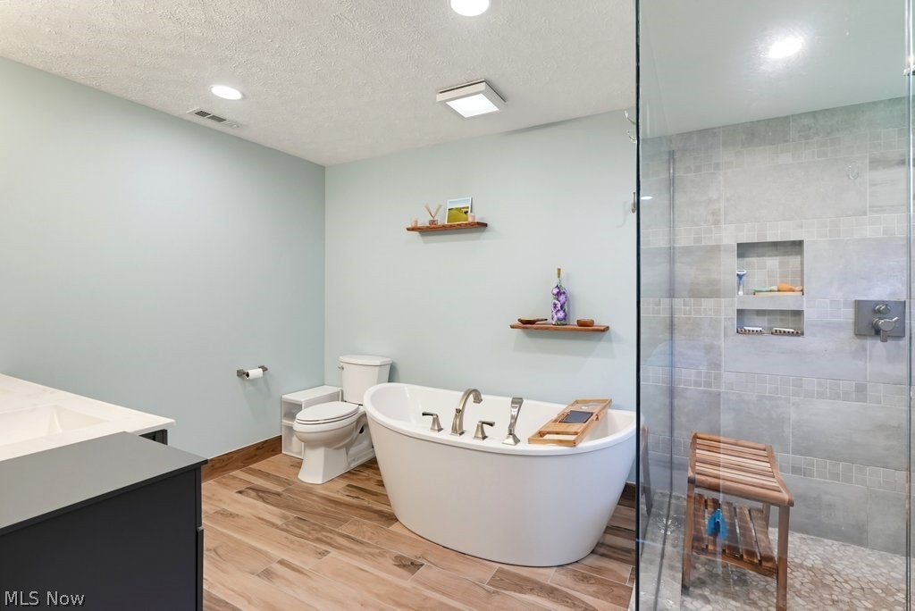 2200 Hunting Valley Lane Streetsboro OH 44241