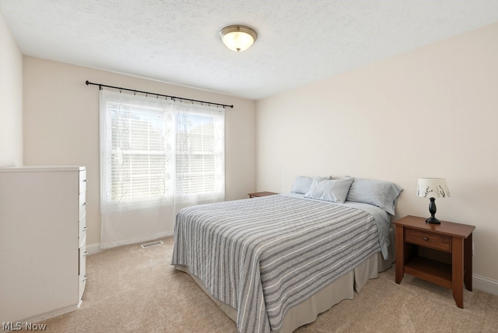 2200 Hunting Valley Lane Streetsboro OH 44241