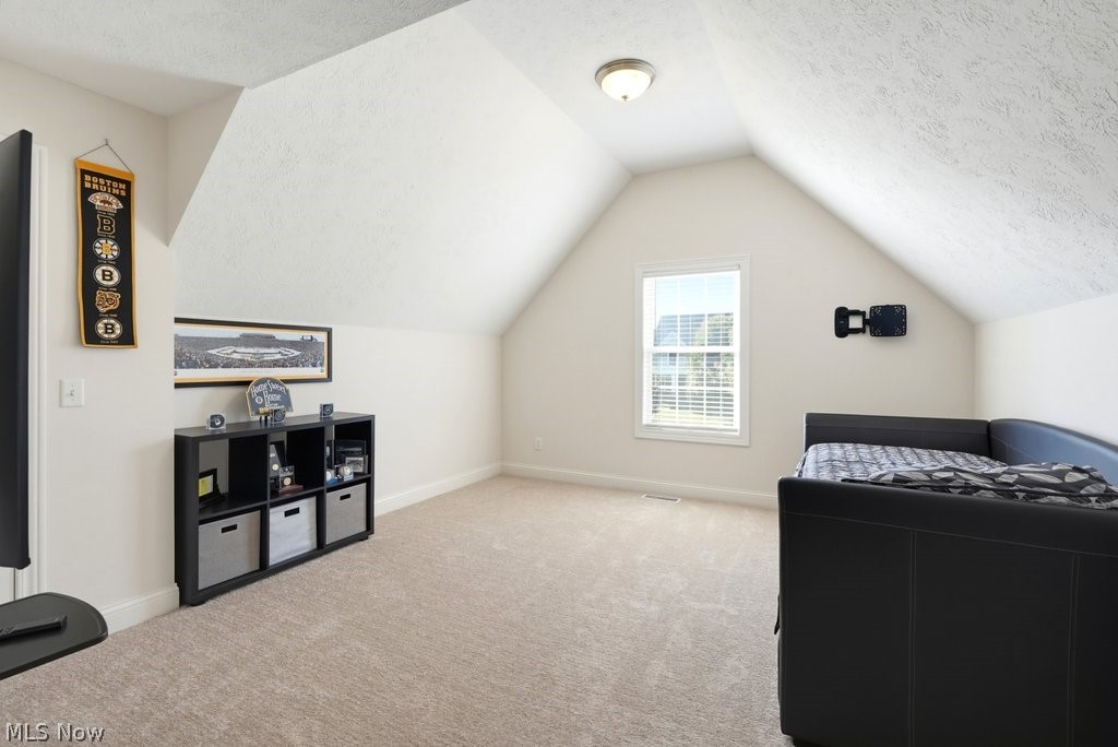 2200 Hunting Valley Lane Streetsboro OH 44241