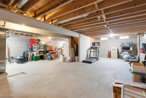 2200 Hunting Valley Lane Streetsboro OH 44241