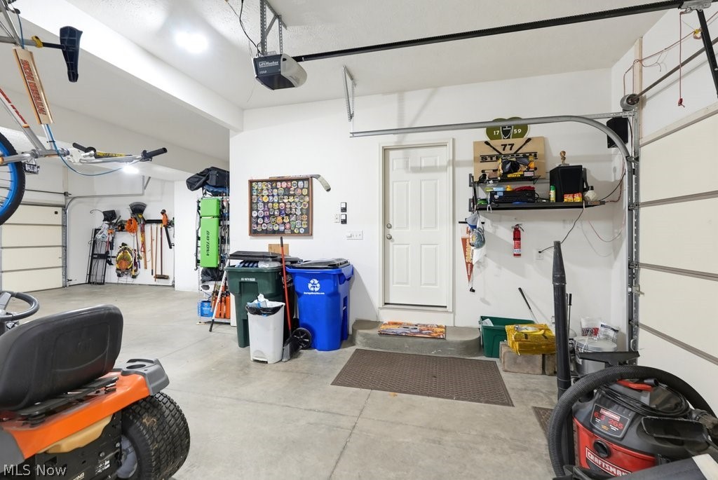 2200 Hunting Valley Lane Streetsboro OH 44241