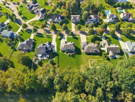 2200 Hunting Valley Lane Streetsboro OH 44241