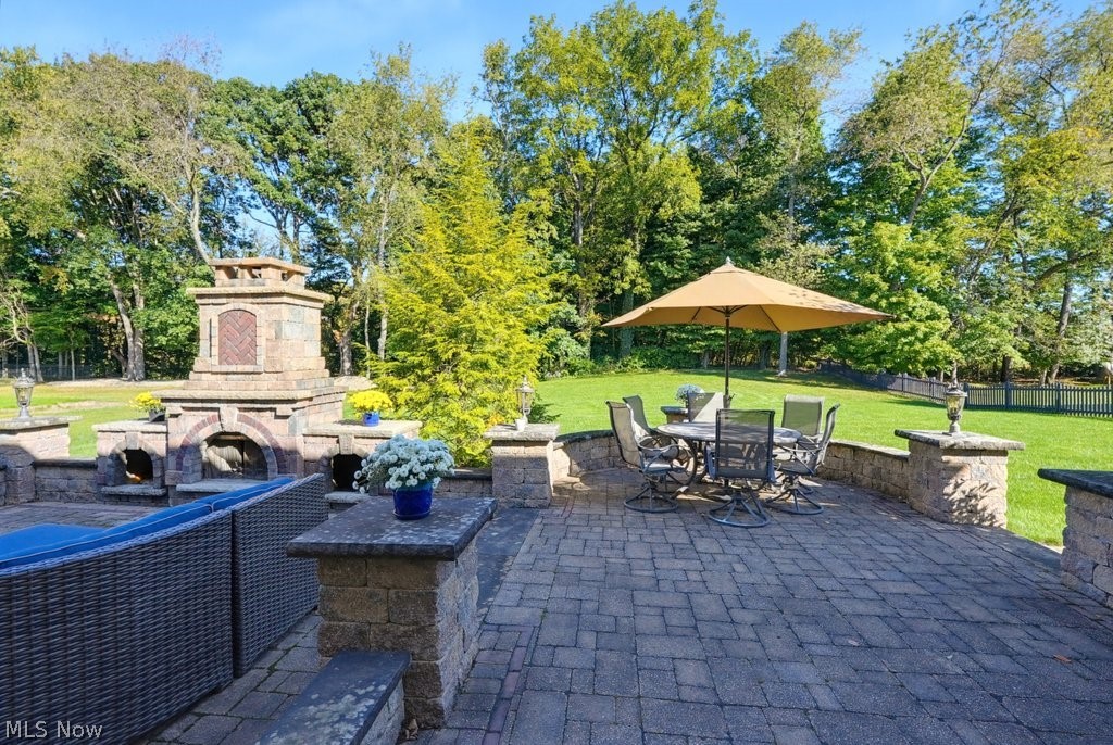 2200 Hunting Valley Lane Streetsboro OH 44241