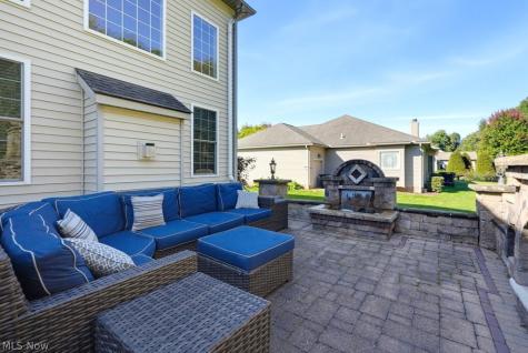 2200 Hunting Valley Lane Streetsboro OH 44241