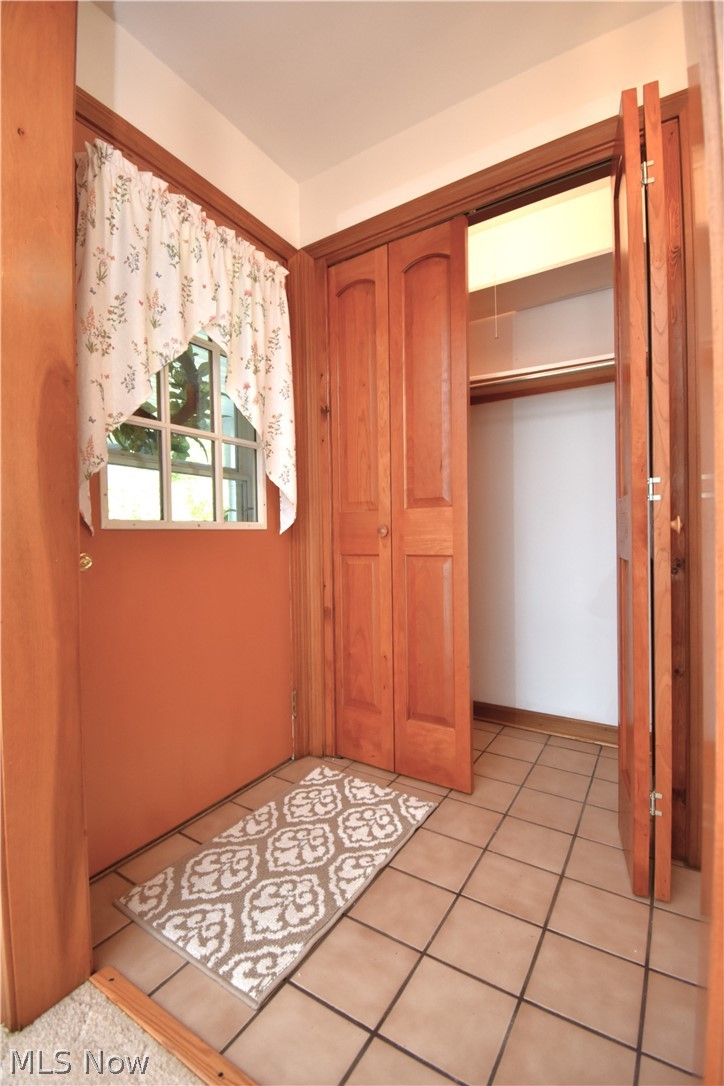 1118 Palmetto Hubbard OH 44425