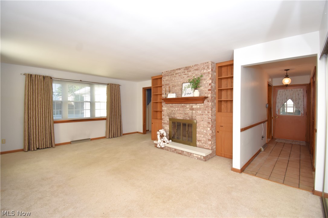 1118 Palmetto Hubbard OH 44425