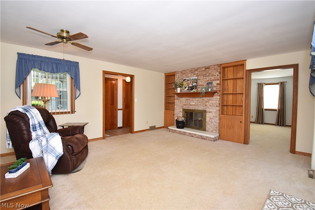 1118 Palmetto Hubbard OH 44425