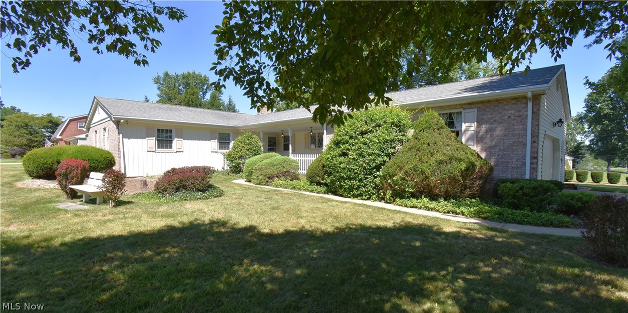 1118 Palmetto Hubbard OH 44425
