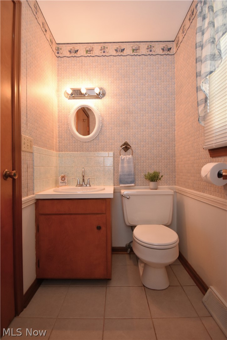1118 Palmetto Hubbard OH 44425