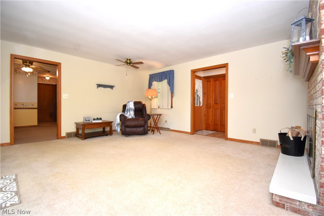 1118 Palmetto Hubbard OH 44425