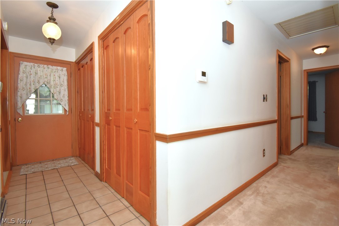 1118 Palmetto Hubbard OH 44425
