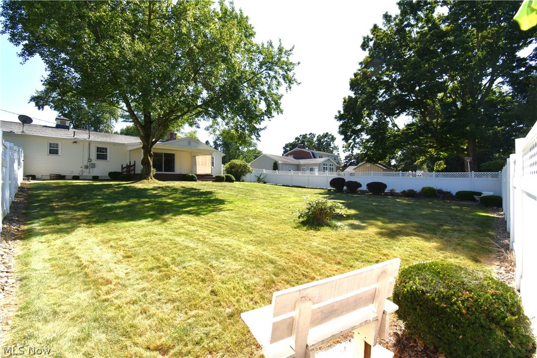 1118 Palmetto Hubbard OH 44425