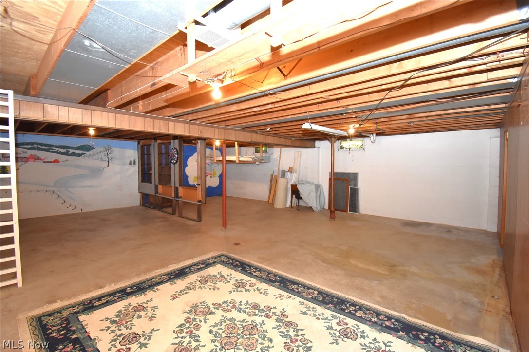 1118 Palmetto Hubbard OH 44425