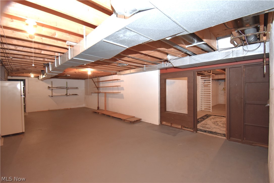 1118 Palmetto Hubbard OH 44425