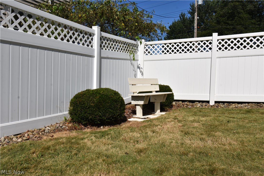 1118 Palmetto Hubbard OH 44425