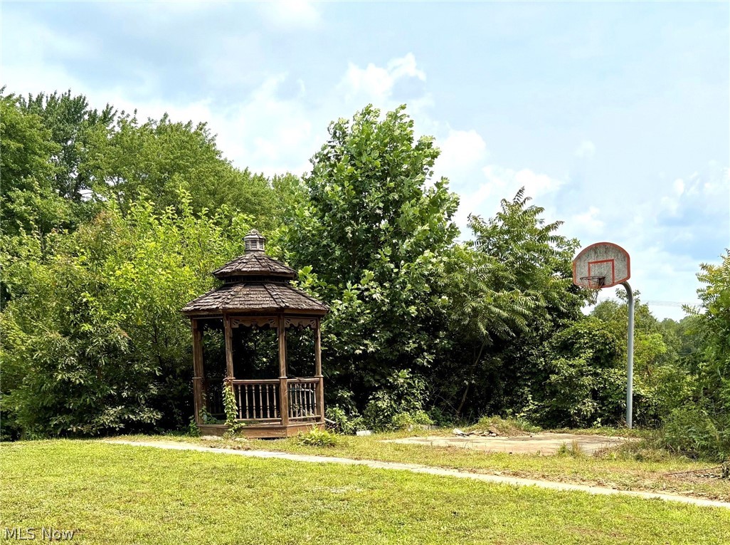 5044 Amsterdam Road SE Carrollton OH 44615