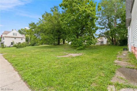 1897 E 69th Street Cleveland OH 44103