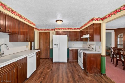 2537 Dogwood Drive NE Massillon OH 44646