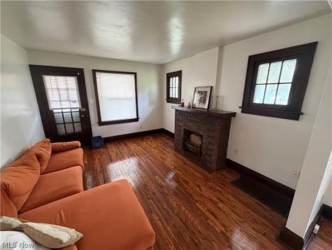 829 Indian Trail Akron OH 44314