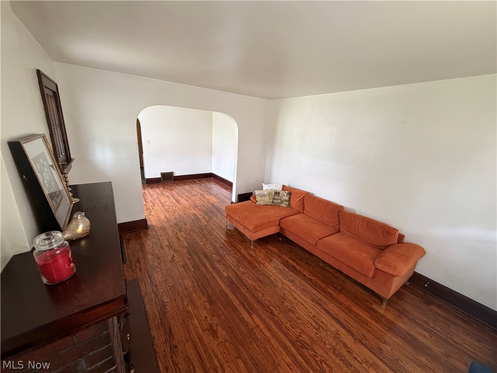 829 Indian Trail Akron OH 44314